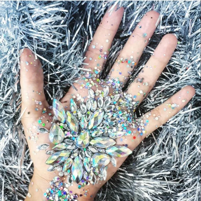 Diamond Acrylic Rhinestone Temporary Fake Tattoo Sticker Luminous Face Eyes Jewel Crystal Diamond Chest Face Decoration Sticker
Diamond Acrylic Rhinestone Temporary Fake Tattoo Sticker Luminous Face Eyes Jewel Crystal Diamond Chest Face Decoration Sticker