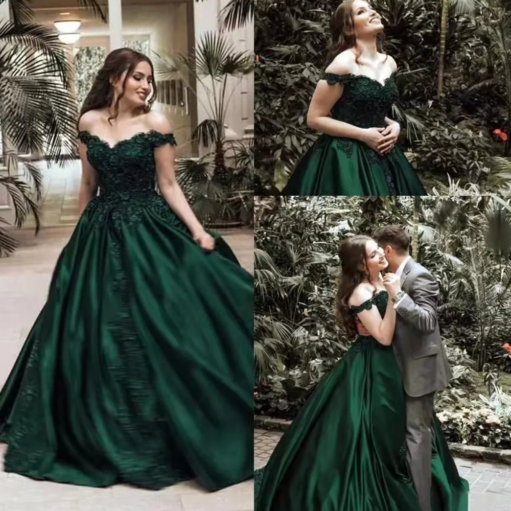 Elegant off shoulder sexy off shoulder lace bead applique evening dress A-line satin gown soir é e lace up women's dress formal
Elegant off shoulder sexy off shoulder lace bead applique evening dress A-line satin gown soir é e lace up women's dress formal