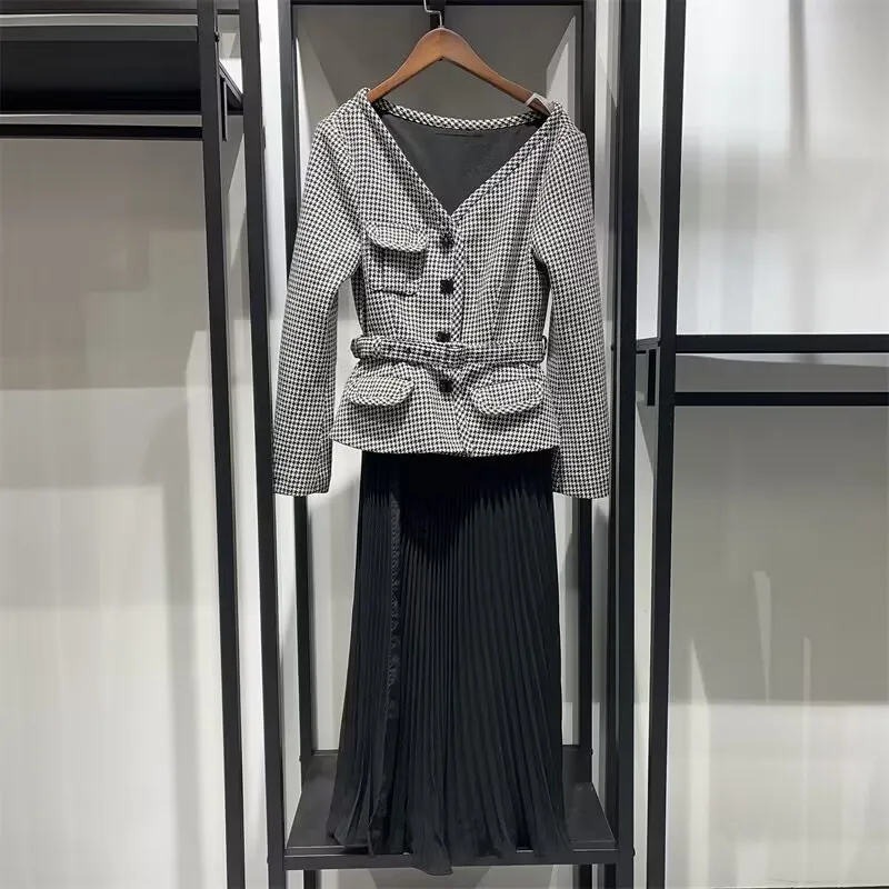 2023 Spring New Arrive Fake Two Pieces Spliced Pleated Women Midi Dress Oblique Off Shoulder V Neck Lady Party Dress With Belt
2023 Spring New Arrive Fake Two Pieces Spliced Pleated Women Midi Dress Oblique Off Shoulder V Neck Lady Party Dress With Belt