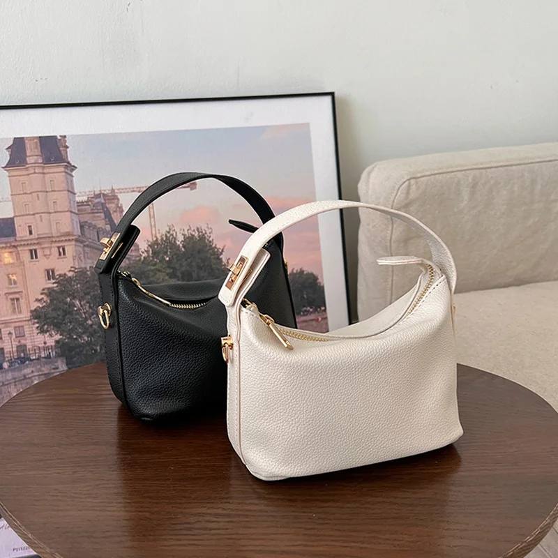 Small design bag for female 2022 autumn and winter new lunch box cloud bag portable casual small square bag one shoulder
Small design bag for female 2022 autumn and winter new lunch box cloud bag portable casual small square bag one shoulder
