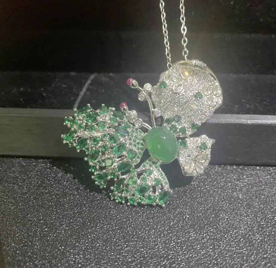 22 new luxury retro court butterfly suit green gem ring bright zircon insect pendant high-end jewelry set for women
22 new luxury retro court butterfly suit green gem ring bright zircon insect pendant high-end jewelry set for women