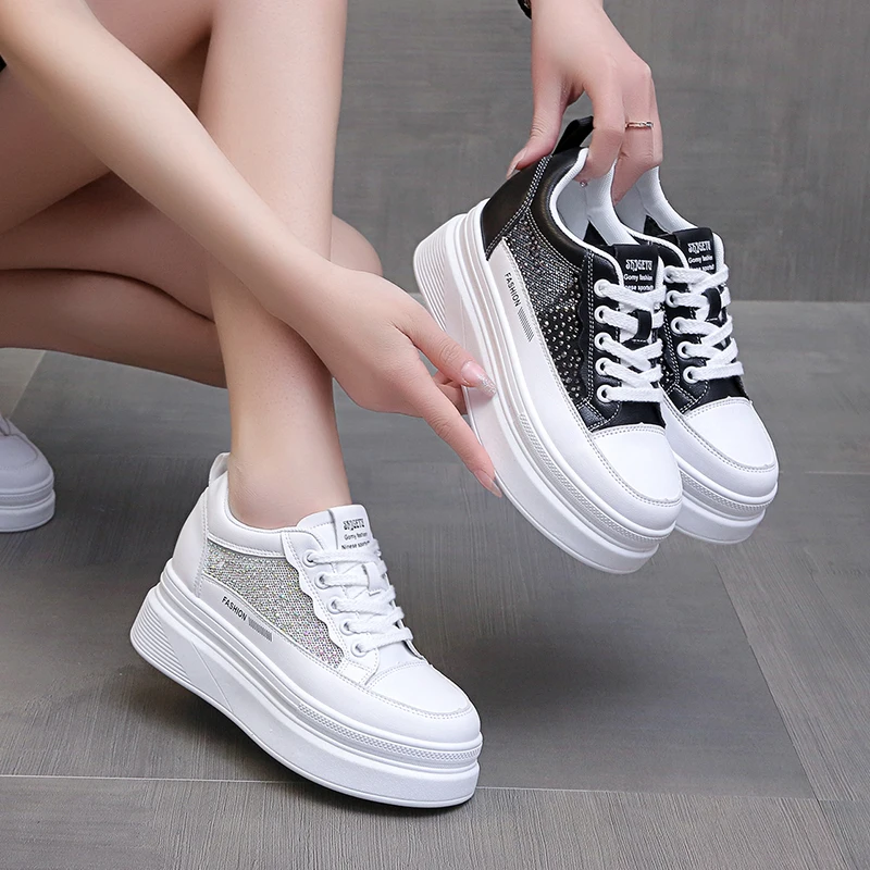 Sports Shoes Lady Round Toe Increas Height Clogs Platform All-Match Casual Female Sneakers Basket New Creepers Cross Small Summe
Sports Shoes Lady Round Toe Increas Height Clogs Platform All-Match Casual Female Sneakers Basket New Creepers Cross Small Summe