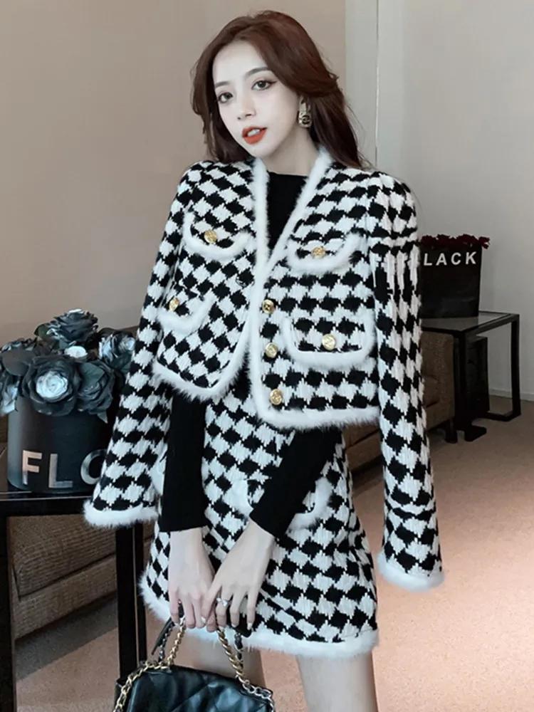 Женский твидовый комплект из двух предметов, комплект из двух предметов, короткая клетчатая куртка с меховой отделкой из плотного меха норки и юбка с высокой талией, для зимы
Женский твидовый комплект из двух предметов, комплект из двух предметов, короткая клетчатая куртка с меховой отделкой из плотного меха норки и юбка с высокой талией, для зимы