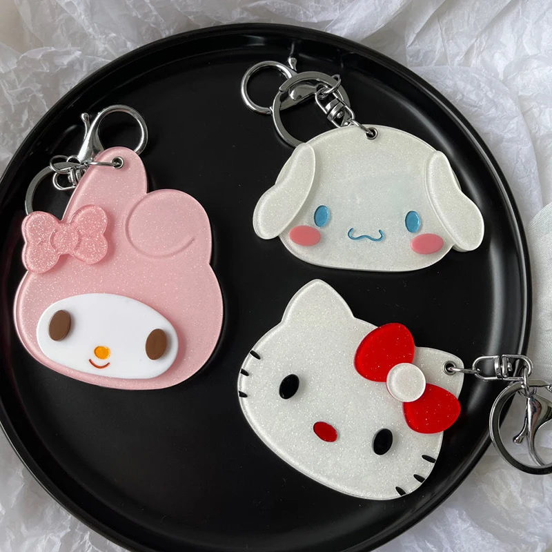 Kawaii Sanrio Cinnamoroll Kuromi моя мелодия Зеркало Подвеска Аниме Кукла с блестками брелок Портативные зеркала для девочек Бесплатная доставка
Kawaii Sanrio Cinnamoroll Kuromi моя мелодия Зеркало Подвеска Аниме Кукла с блестками брелок Портативные зеркала для девочек Бесплатная доставка