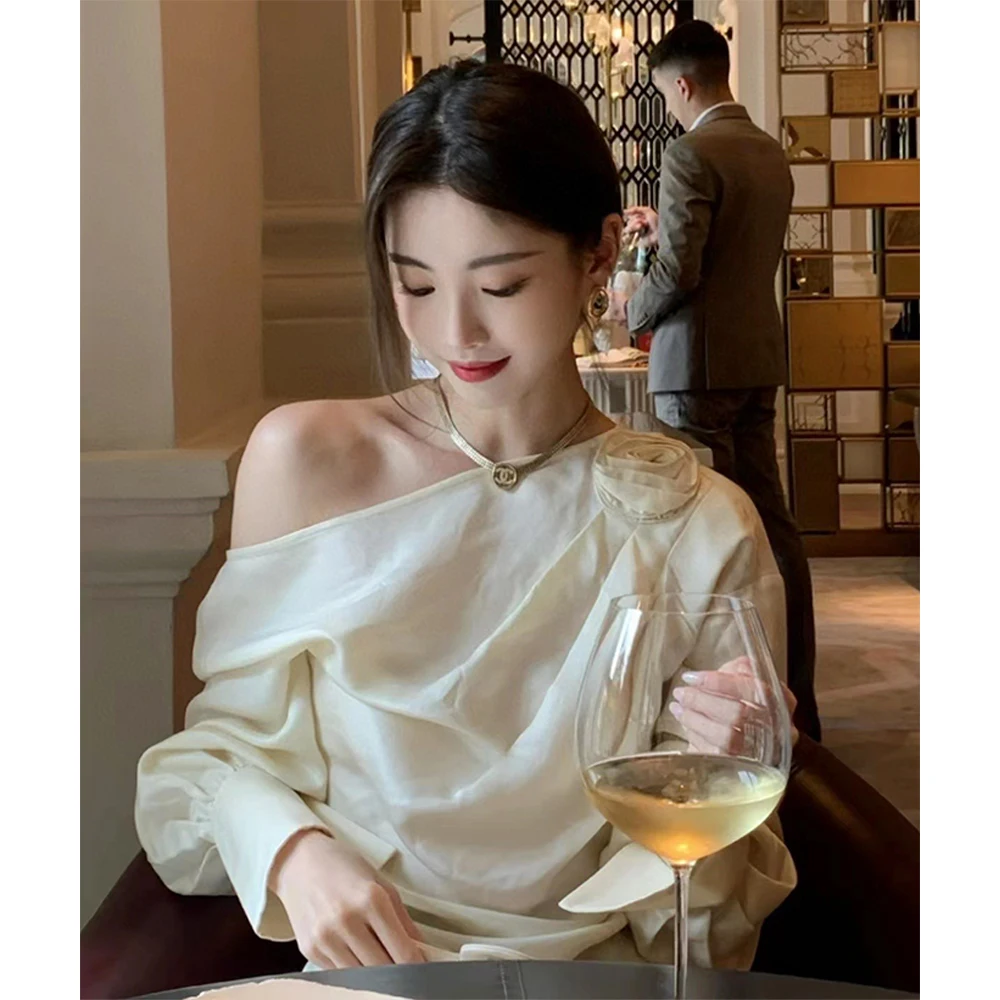 2023 Spring/Summer new runway models three-dimensional flowers pure desire long-sleeved strapless loose tops women 
2023 Spring/Summer new runway models three-dimensional flowers pure desire long-sleeved strapless loose tops women