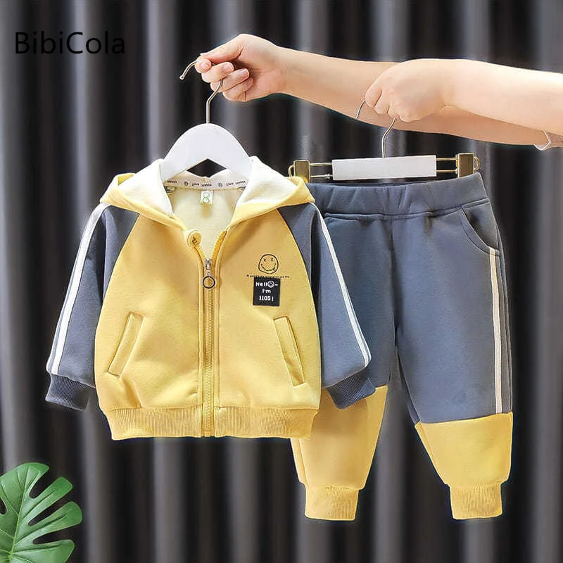 Baby boy plus velvet suit spring and autumn children's sweater baby children's hooded winter two-piece suit
Baby boy plus velvet suit spring and autumn children's sweater baby children's hooded winter two-piece suit