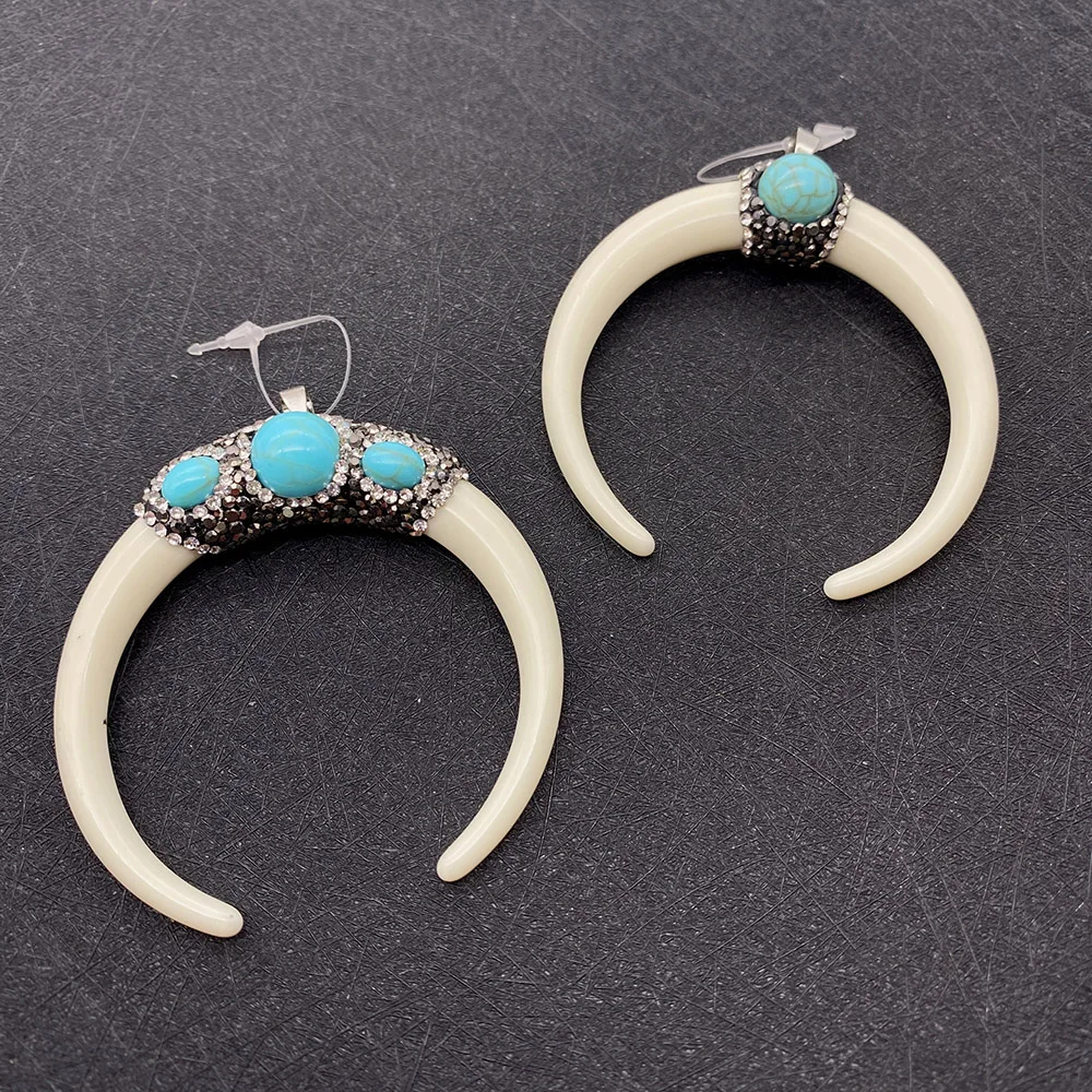 Resin Pendants DIY Necklace Jewelry Making Accessories Bull Horn Shape Inlaid Rhinestone and Blue Pine Stone Moon Charms Pendant
Resin Pendants DIY Necklace Jewelry Making Accessories Bull Horn Shape Inlaid Rhinestone and Blue Pine Stone Moon Charms Pendant