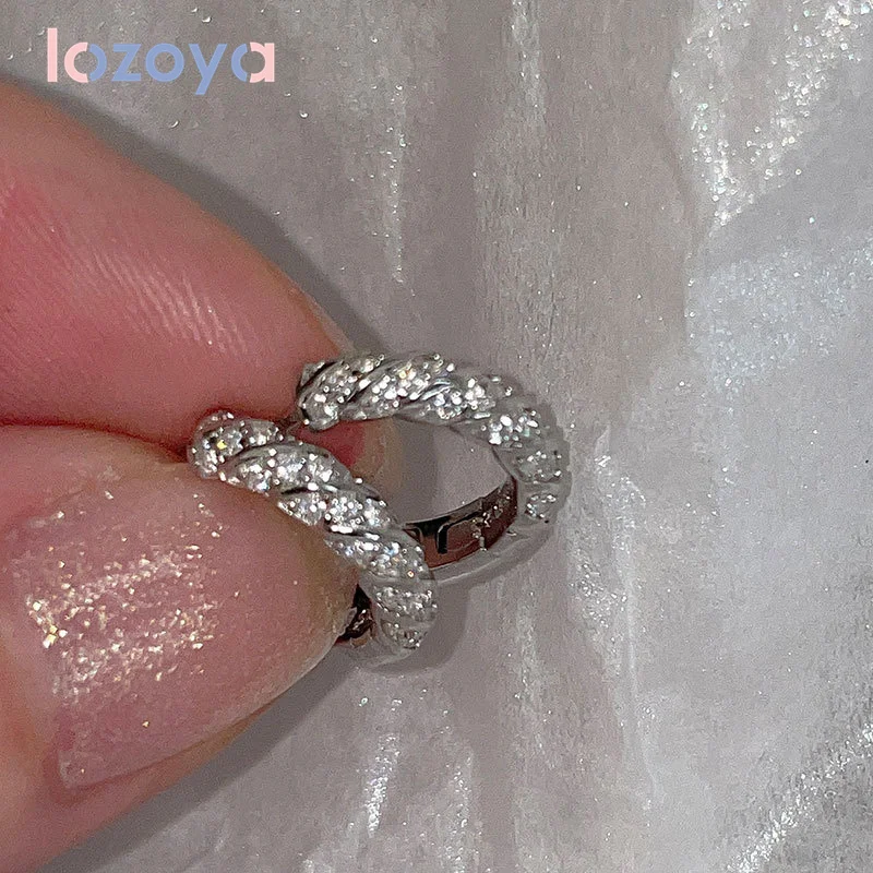 LOZOYA 925 Silver Earrings For Women High-Quality Luxury Jewelry Gift Earrings Temperament Twist Ear Buckle Zircon Piercing
LOZOYA 925 Silver Earrings For Women High-Quality Luxury Jewelry Gift Earrings Temperament Twist Ear Buckle Zircon Piercing