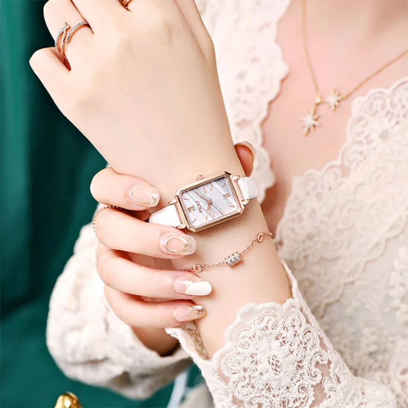 2022 New Vintage Watch for Woman Green Square Dial Quartz Wrist Creative Watches Fashion Leather Strap Wristwatch
2022 New Vintage Watch for Woman Green Square Dial Quartz Wrist Creative Watches Fashion Leather Strap Wristwatch