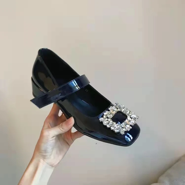 Luxury Brand 2021 New Flat Shoes Women Loafers Patent Leather Rhinestone Square Buckle Dancing Shoes Female Mary Janes Shoes
Luxury Brand 2021 New Flat Shoes Women Loafers Patent Leather Rhinestone Square Buckle Dancing Shoes Female Mary Janes Shoes