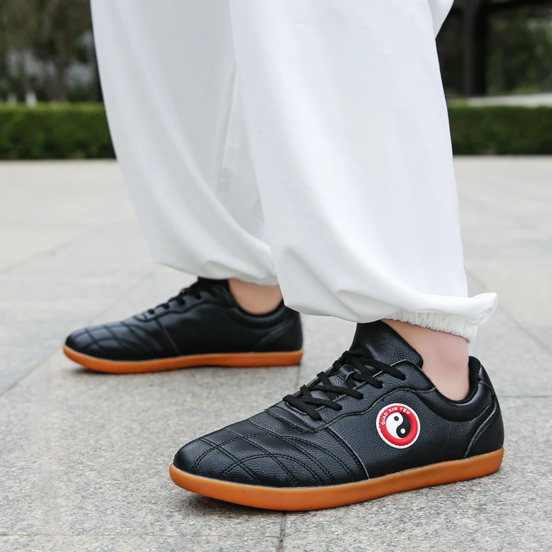 High Quality Pu Martial Arts Shoes Men and Women Adult Outdoor Tai Chi Shoes Beef Tendon Bottom Soft Bottom Couple Sports Shoes
High Quality Pu Martial Arts Shoes Men and Women Adult Outdoor Tai Chi Shoes Beef Tendon Bottom Soft Bottom Couple Sports Shoes