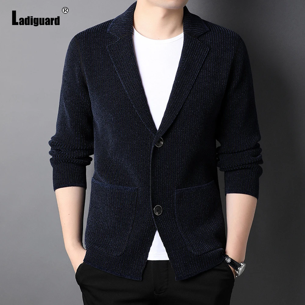 Ladiguard 2022 Single-Breasted Jackets Sexy Pleated Coats Men's Retro Multi-Pocket Jacket Homme Skinny Basic Tops Outerwear
Ladiguard 2022 Single-Breasted Jackets Sexy Pleated Coats Men's Retro Multi-Pocket Jacket Homme Skinny Basic Tops Outerwear