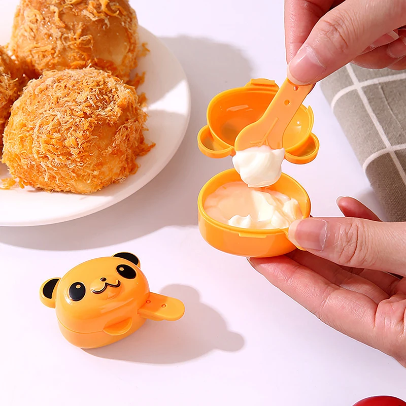 Mini Panda Pattern Sauce Box Squeeze Bottle With Spoon Cartoon Tomato Honey Condiment Container For Kids Lunch Box Accessories
Mini Panda Pattern Sauce Box Squeeze Bottle With Spoon Cartoon Tomato Honey Condiment Container For Kids Lunch Box Accessories