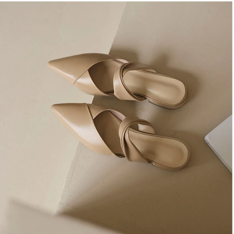 2023 Summer New Fashion Pointed Solid Color Simple Women's Half Slippers Wearing Comfortable Leather Shoes Outside Women
2023 Summer New Fashion Pointed Solid Color Simple Women's Half Slippers Wearing Comfortable Leather Shoes Outside Women