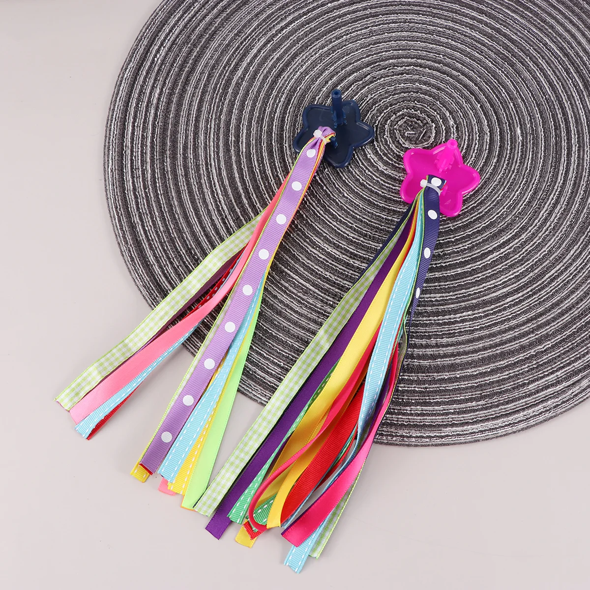 1 Pair Kids Tassel Ribbon Scooter Bike Handlebar Streamers Grips Ribbon Accessories Decor for Boys Children Bikes
1 Pair Kids Tassel Ribbon Scooter Bike Handlebar Streamers Grips Ribbon Accessories Decor for Boys Children Bikes