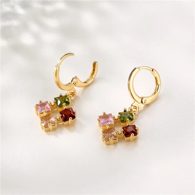 European American Style New Fashion Simple Square Inlaid Zircon Gold Color Wholesale Earrings for Women Girls Daily Patry Gifts 
European American Style New Fashion Simple Square Inlaid Zircon Gold Color Wholesale Earrings for Women Girls Daily Patry Gifts