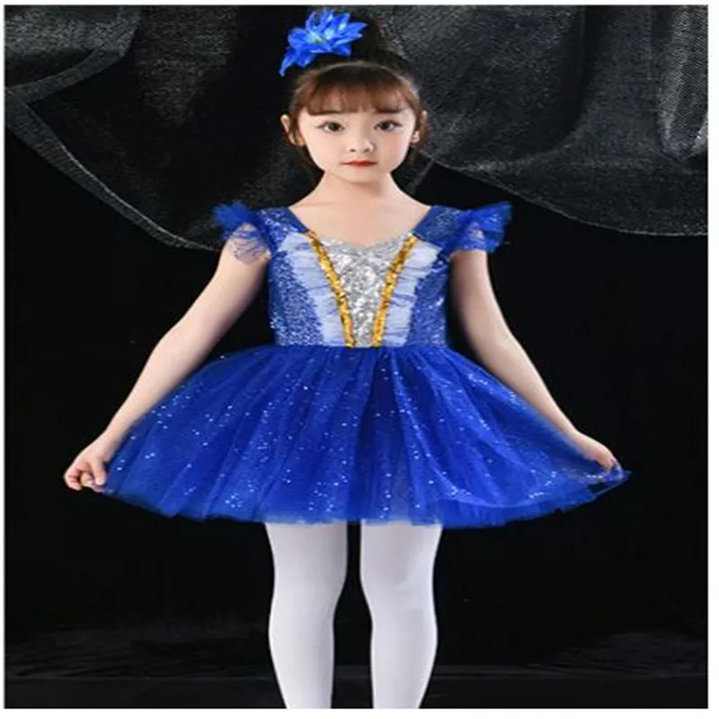 June 1 children's costume Latin Fluffy gauze skirt girl jazz sequin dance gauze skirt modern dance performance costume dress
June 1 children's costume Latin Fluffy gauze skirt girl jazz sequin dance gauze skirt modern dance performance costume dress