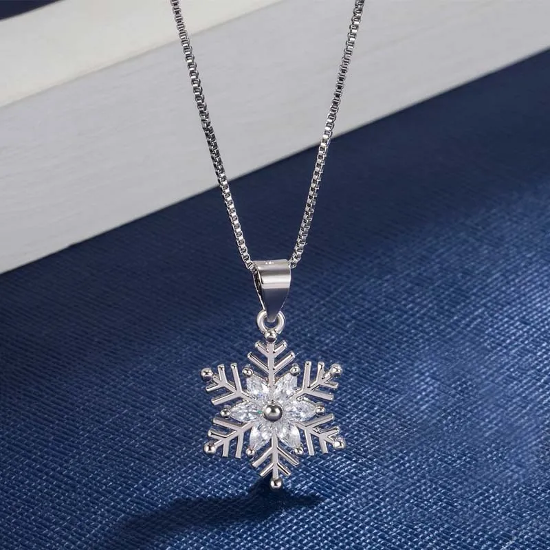 925 sterling silver fashion for women jewelry high quality snowflake crystal Zircon Necklace Pendant Gift choker 2022 New 
925 sterling silver fashion for women jewelry high quality snowflake crystal Zircon Necklace Pendant Gift choker 2022 New
