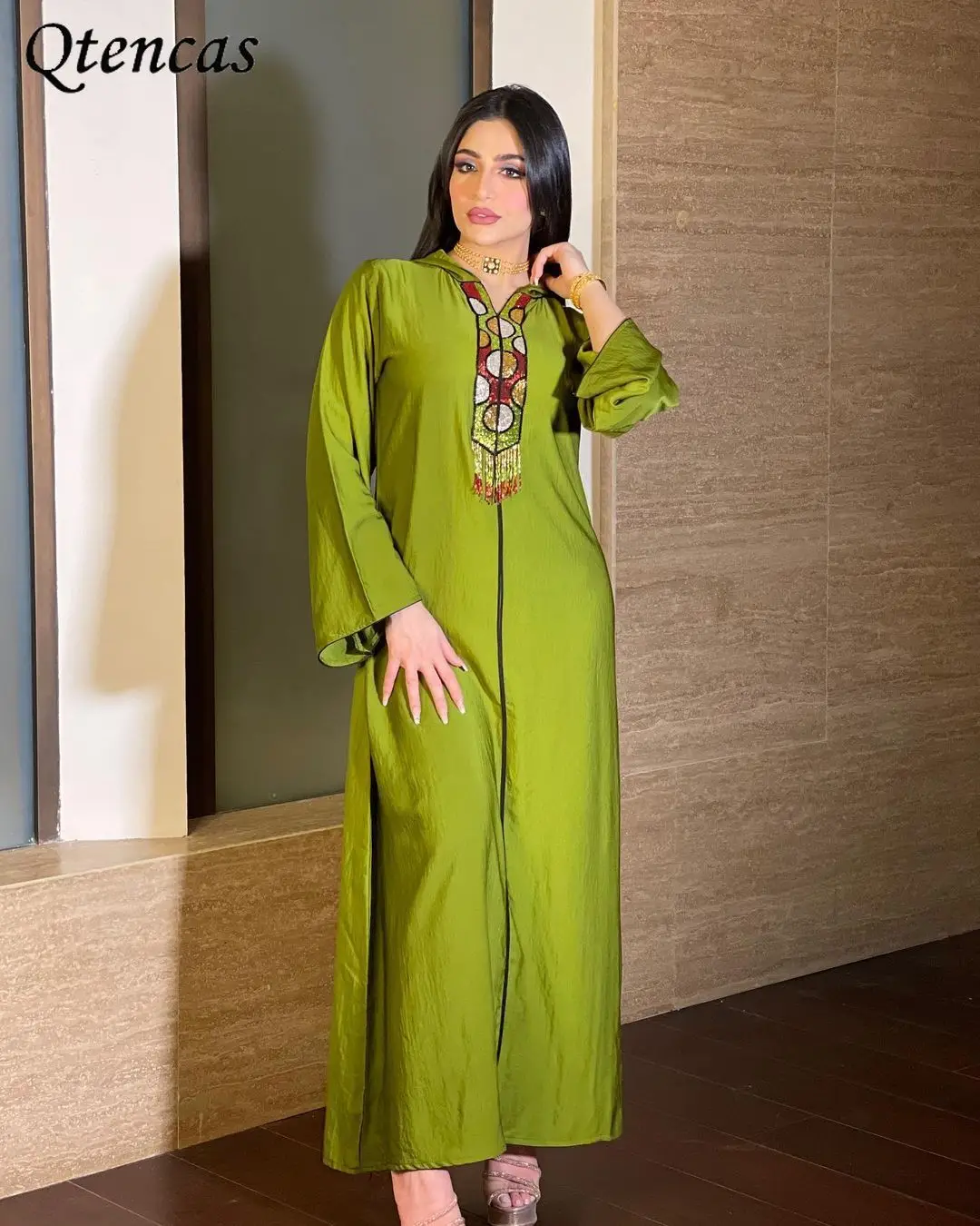 Eid Abaya Dubai Moroccan Kaftan Muslim Hooded RobeTassel Rhinestone Arabic Jalabiya Dress Islam Clothing Vestidos Musulmanes
Eid Abaya Dubai Moroccan Kaftan Muslim Hooded RobeTassel Rhinestone Arabic Jalabiya Dress Islam Clothing Vestidos Musulmanes