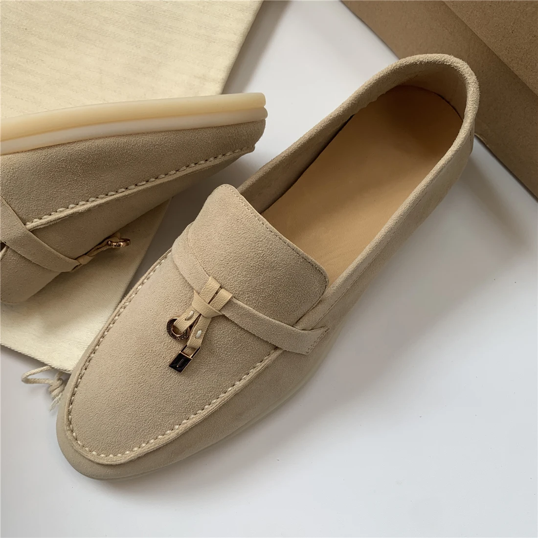 Summer Walk Shoes Women Flats Kid Suede Leather Slip-on Lazy Loafer Metal Lock Tassel Causal Moccasin Comfortable Driving Shoes
Summer Walk Shoes Women Flats Kid Suede Leather Slip-on Lazy Loafer Metal Lock Tassel Causal Moccasin Comfortable Driving Shoes