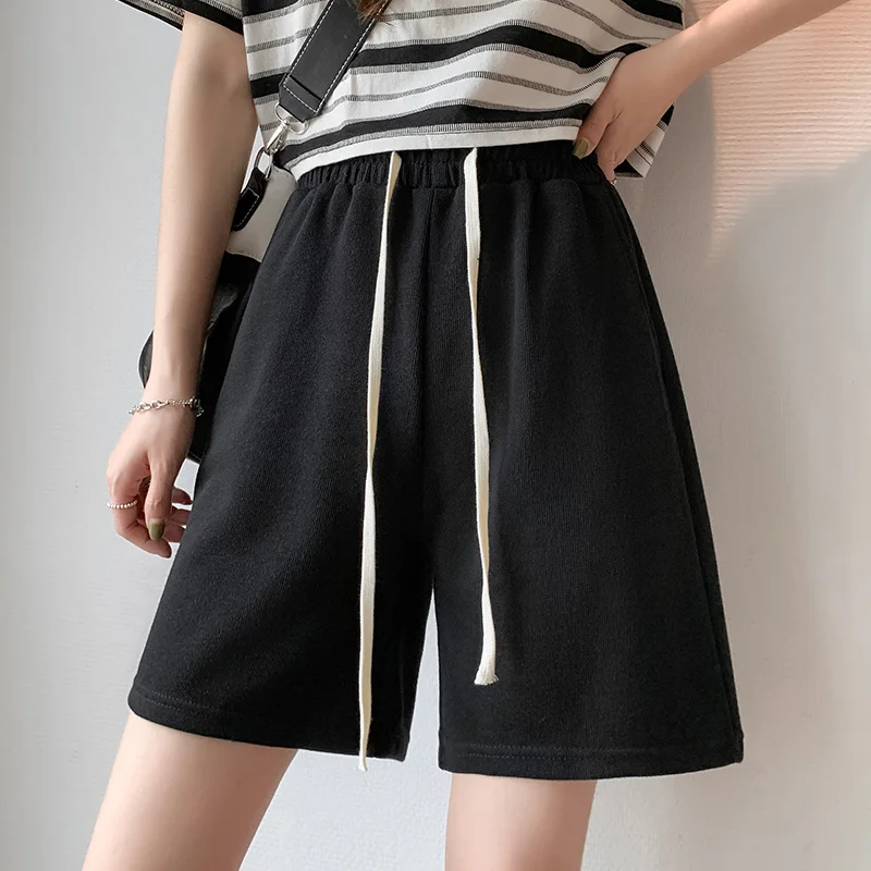 Однотонные спортивные шорты Harajuku с высокой талией, корейские пляжные шорты Kpop, женские свободные повседневные Модные уличные повседневные Черные шорты четверти
Однотонные спортивные шорты Harajuku с высокой талией, корейские пляжные шорты Kpop, женские свободные повседневные Модные уличные повседневные Черные шорты четверти