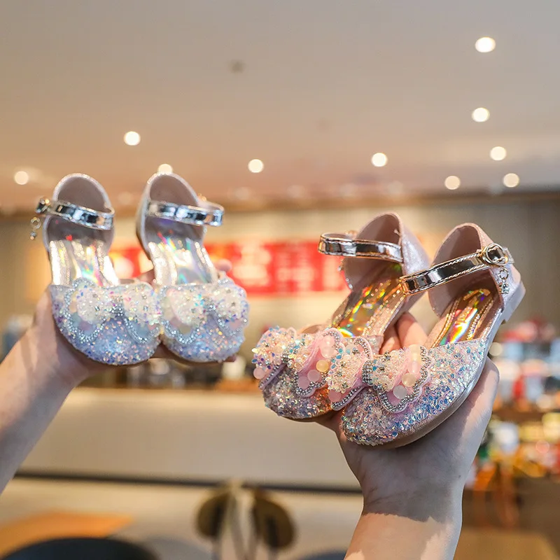 Children's Rhinestone Sequins Princess Shoes 2022 Summer Girls' Crystal Leather Shoes Versatile Sandals with Bow Princess Shoes
Children's Rhinestone Sequins Princess Shoes 2022 Summer Girls' Crystal Leather Shoes Versatile Sandals with Bow Princess Shoes