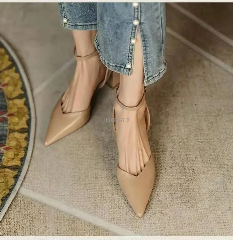 Новинка весна-лето 2022 женские туфли на среднем каблуке на толстом каблуке женские босоножки в пучок женская маленькая свежая Корейская Пов... 
Новинка весна-лето 2022 женские туфли на среднем каблуке на толстом каблуке женские босоножки в пучок женская маленькая свежая Корейская Пов...