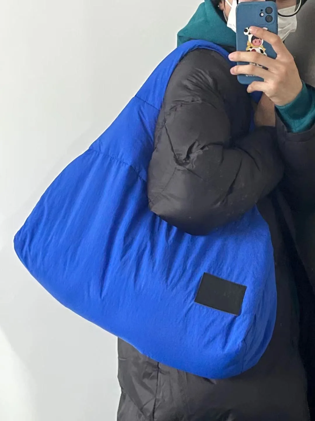 Nylon Shoulder Bag Pillow Quilted Handiness High-capacity Bright Color Handbag Axillary Package Autumn Winter Ins Klein Blue
Nylon Shoulder Bag Pillow Quilted Handiness High-capacity Bright Color Handbag Axillary Package Autumn Winter Ins Klein Blue