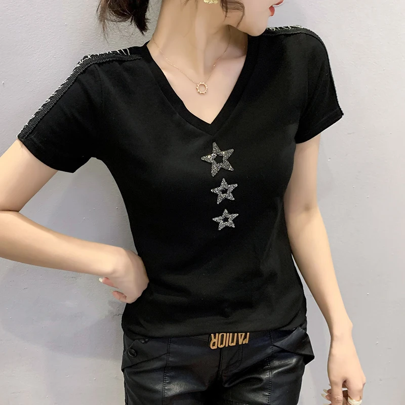 2023 New Summer European Clothes Cotton T-Shirt Chic V-Neck Women Tops Short Sleeve Shiny Diamonds Star Chain Tees Black 34201
2023 New Summer European Clothes Cotton T-Shirt Chic V-Neck Women Tops Short Sleeve Shiny Diamonds Star Chain Tees Black 34201