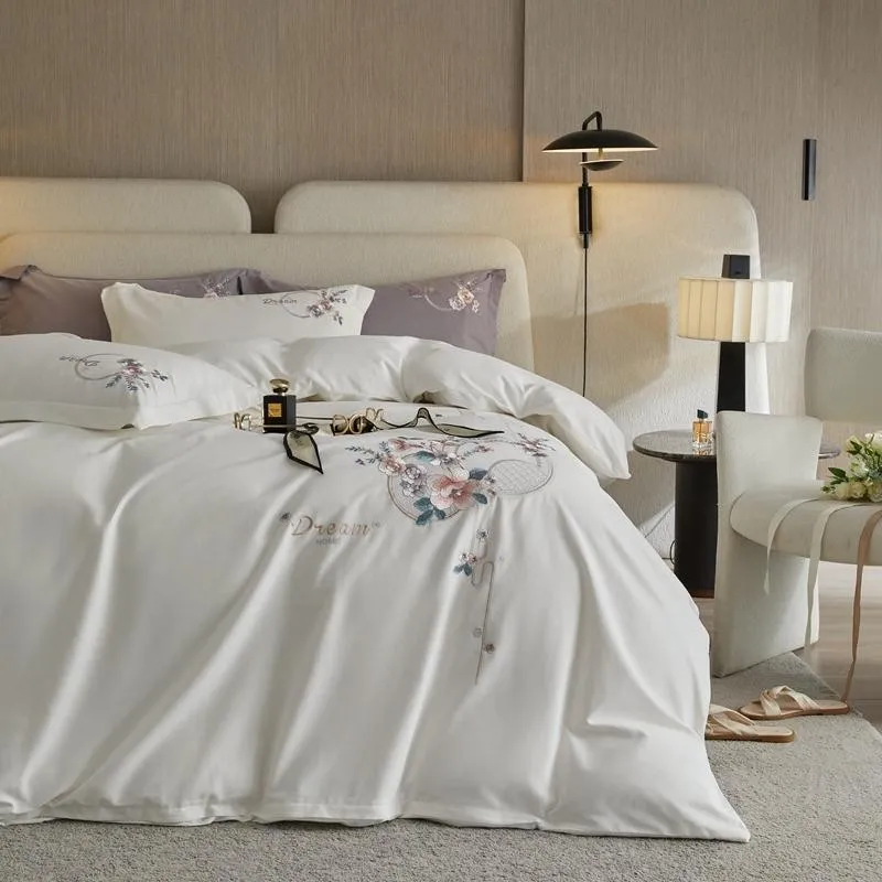 Chic Embroidered Duvet Cover Set Double Queen King 4Pcs 600TC Cotton Elegant Flower White Bedding Set with Bed Sheet Pillowcases
Chic Embroidered Duvet Cover Set Double Queen King 4Pcs 600TC Cotton Elegant Flower White Bedding Set with Bed Sheet Pillowcases
