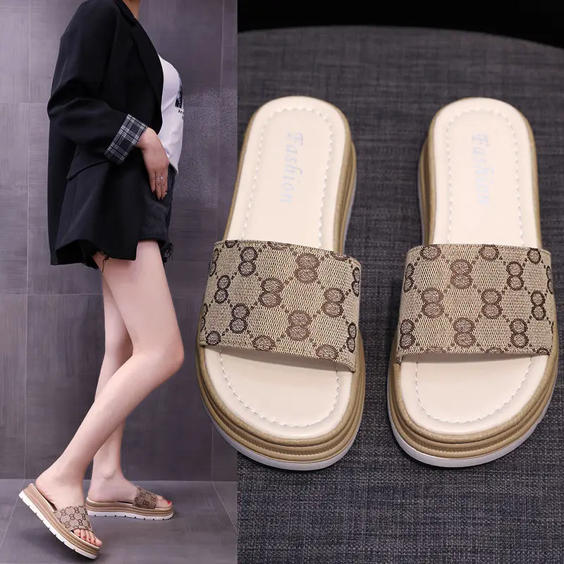 Модная женская обувь, сандалии на платформе, летние шлепанцы, женские сандалии для прогулок, женская повседневная обувь
Модная женская обувь, сандалии на платформе, летние шлепанцы, женские сандалии для прогулок, женская повседневная обувь