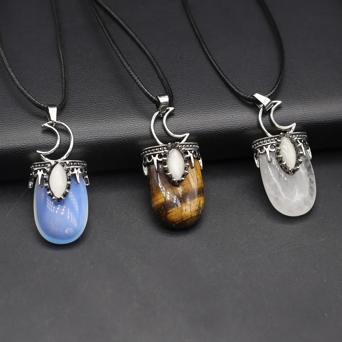 Natural Stone Pendant Necklace Moon Shape Natural Rose Quartzs Blue Sand Stone Pendant Necklace for Women Making DIY Jewerly
Natural Stone Pendant Necklace Moon Shape Natural Rose Quartzs Blue Sand Stone Pendant Necklace for Women Making DIY Jewerly
