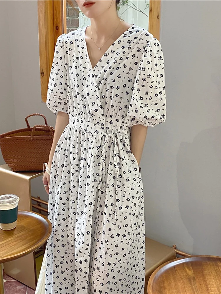 French Style Maxi White Dress Woman Floral Printed V Neck Puff Sleeve Vintage Korean Fashion Bandage Dresses 2022 Summer M343
French Style Maxi White Dress Woman Floral Printed V Neck Puff Sleeve Vintage Korean Fashion Bandage Dresses 2022 Summer M343