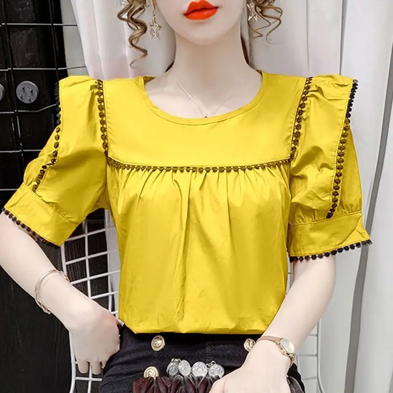 Blouse female 2022 summer new retro shirt women design sense niche wild sweet ruffled chiffon casual short sleeve blouse tops
Blouse female 2022 summer new retro shirt women design sense niche wild sweet ruffled chiffon casual short sleeve blouse tops