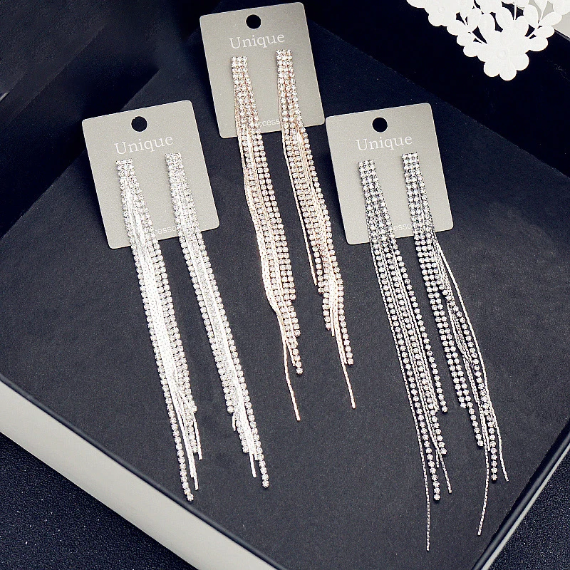 XIPPOSS South Korea's Dongdaemun Full Diamond Luxury Tassel Rhinestone Chain Earrings Shiny Temperament Lady Earrings
XIPPOSS South Korea's Dongdaemun Full Diamond Luxury Tassel Rhinestone Chain Earrings Shiny Temperament Lady Earrings