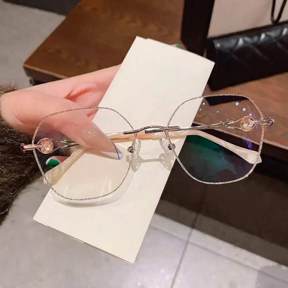 Office Vintage Rhinestone Simple Reading Glasses Ultra Light Glasses Anti-Blue Light Eye Protection
Office Vintage Rhinestone Simple Reading Glasses Ultra Light Glasses Anti-Blue Light Eye Protection