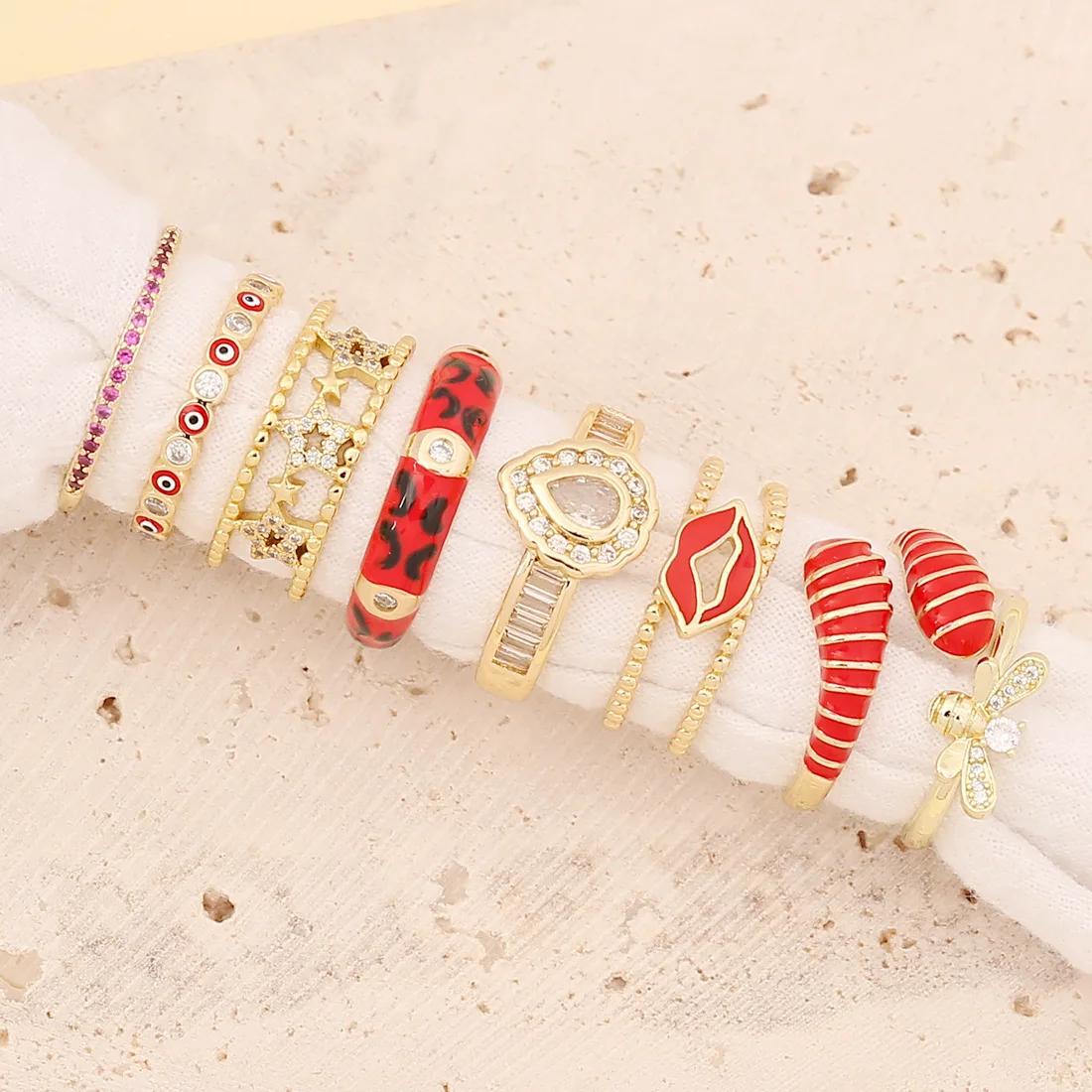 New Fashion Accessories Red Punk Rings Exaggerated Bee Eye Adjustable Rings Personalized Zircon Lips Rings for Women
New Fashion Accessories Red Punk Rings Exaggerated Bee Eye Adjustable Rings Personalized Zircon Lips Rings for Women