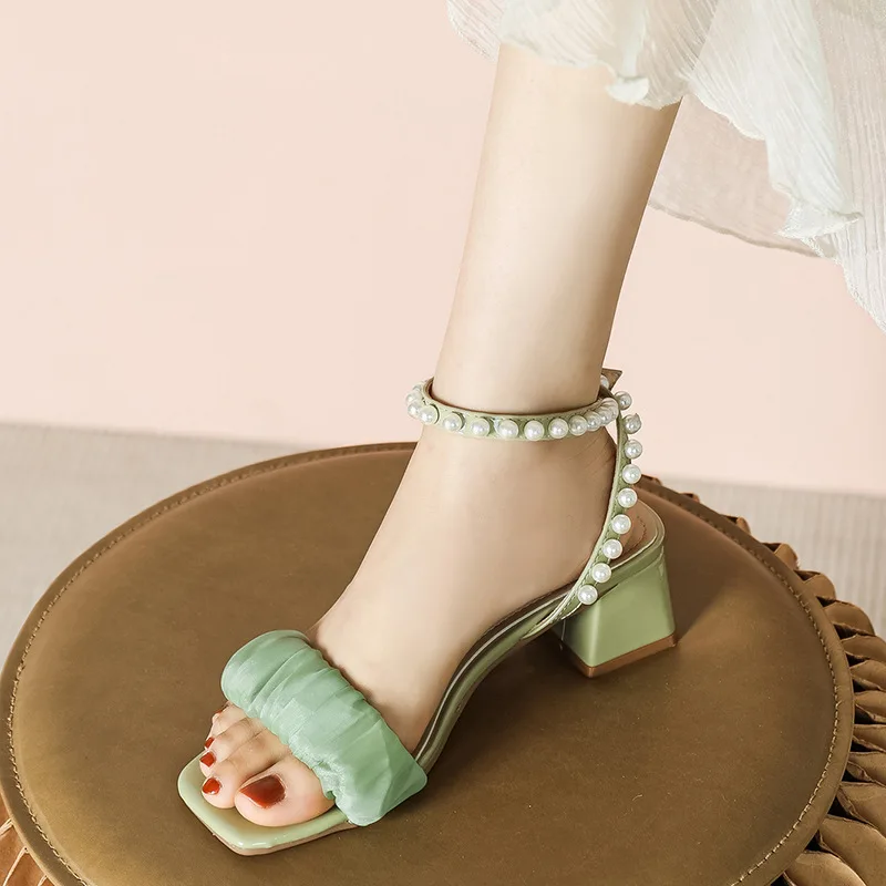 Женские босоножки в стиле ретро, Джинсовые босоножки на среднем каблуке, на шнуровке, с жемчужинами среднего размера, новинка 2022
Женские босоножки в стиле ретро, Джинсовые босоножки на среднем каблуке, на шнуровке, с жемчужинами среднего размера, новинка 2022