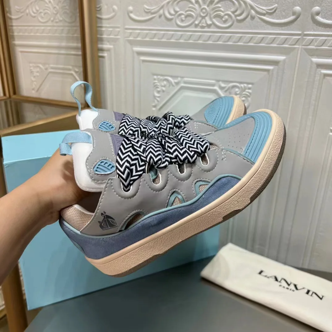 2022 Women Cowhide Fabric Sports Shoes Flat Thick Sole Running Shoes Lace Up Blue Mixed Color Patchwork Casual Shoe Luxury
2022 Women Cowhide Fabric Sports Shoes Flat Thick Sole Running Shoes Lace Up Blue Mixed Color Patchwork Casual Shoe Luxury