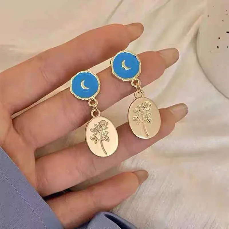 Fashion Women's Earrings Vintage Beautifully Engraved Rose Pendant Earrings Women's Wedding Engagement Jewelry
Fashion Women's Earrings Vintage Beautifully Engraved Rose Pendant Earrings Women's Wedding Engagement Jewelry