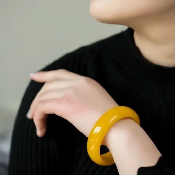 Xinjiang Huanglongyu bracelet chicken oil yellow widened and enlarged to send certificate to send certificate
Xinjiang Huanglongyu bracelet chicken oil yellow widened and enlarged to send certificate to send certificate