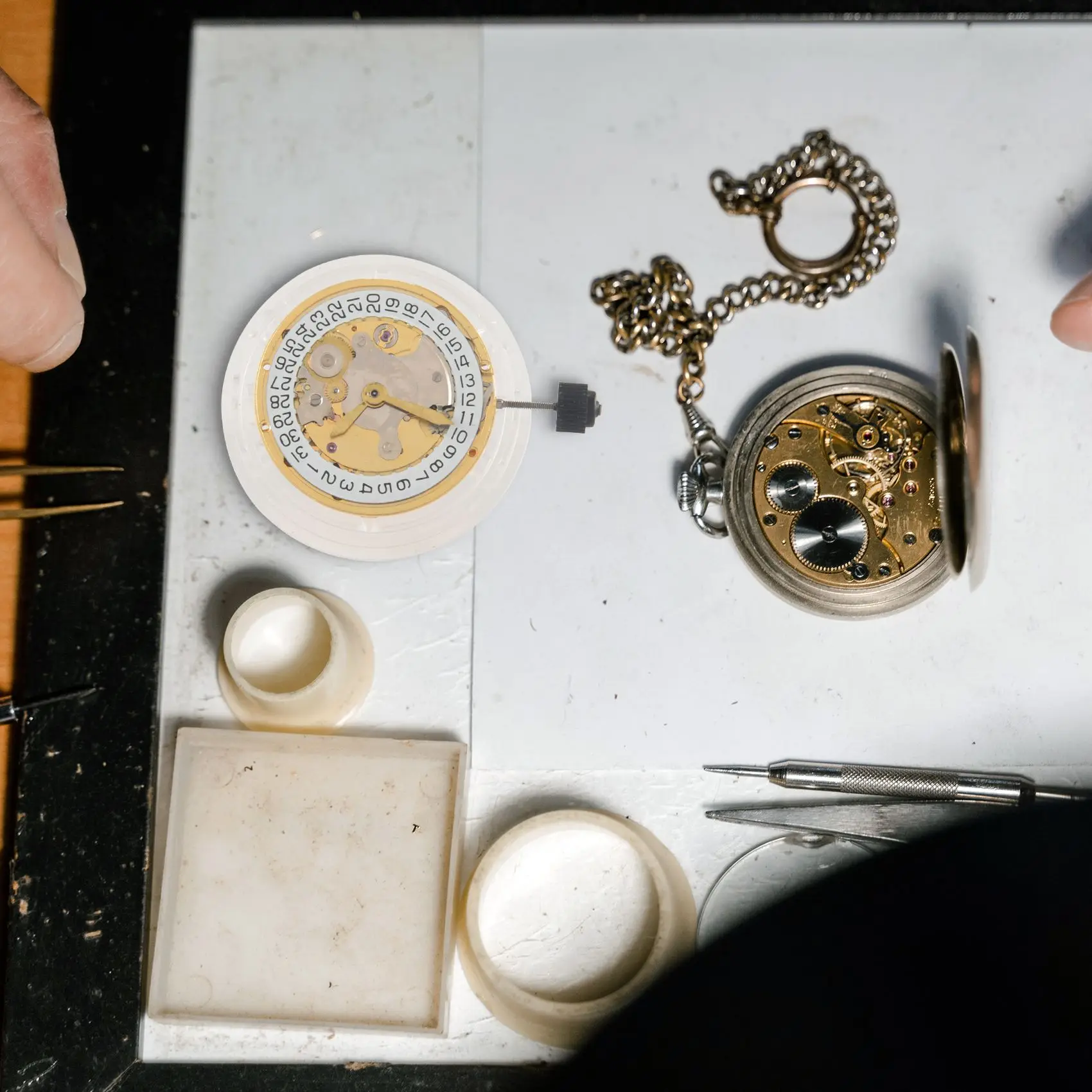 ETa 2824 Movement Replacement Mechanical Automatic Movement Date Display Watch Repair Tool Gold 
ETa 2824 Movement Replacement Mechanical Automatic Movement Date Display Watch Repair Tool Gold