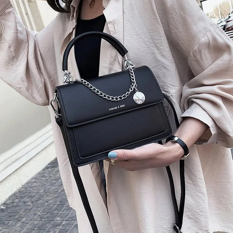 Bag women 2022 new women's bag fashion trend chain single shoulder bag simple texture messenger bag women
Bag women 2022 new women's bag fashion trend chain single shoulder bag simple texture messenger bag women