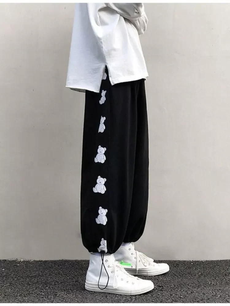 Спортивные брюки Harajuku для бега, женские спортивные брюки с мультяшным рисунком, модные повседневные брюки большого размера в Корейском сти...
Спортивные брюки Harajuku для бега, женские спортивные брюки с мультяшным рисунком, модные повседневные брюки большого размера в Корейском сти...