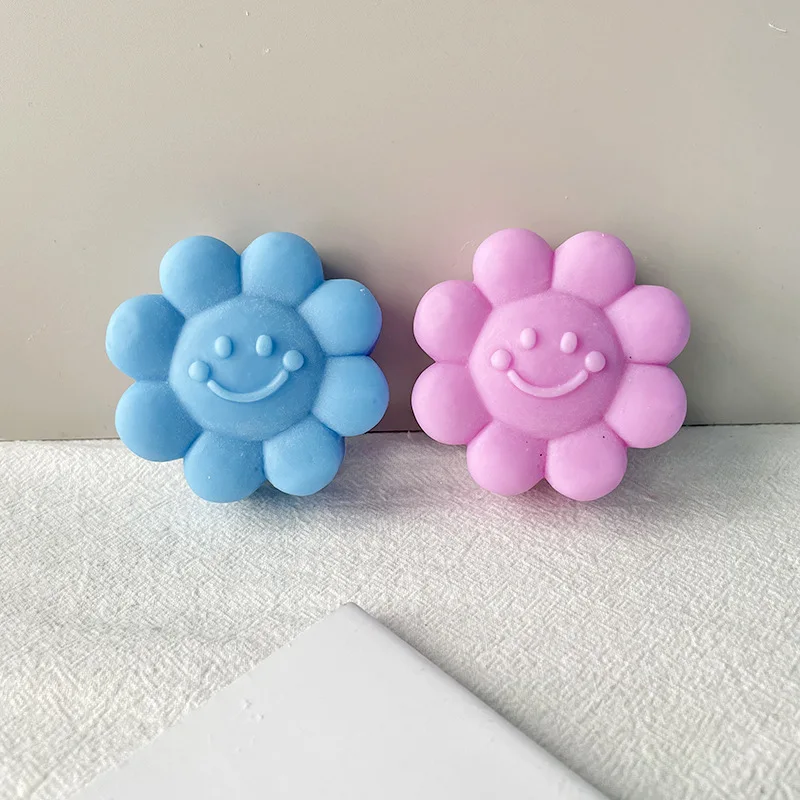 AT0198 Cute Wind Aromatic Candle Plaster Silicone Mold Smiley Face Flower Candle Silicone Mold
AT0198 Cute Wind Aromatic Candle Plaster Silicone Mold Smiley Face Flower Candle Silicone Mold