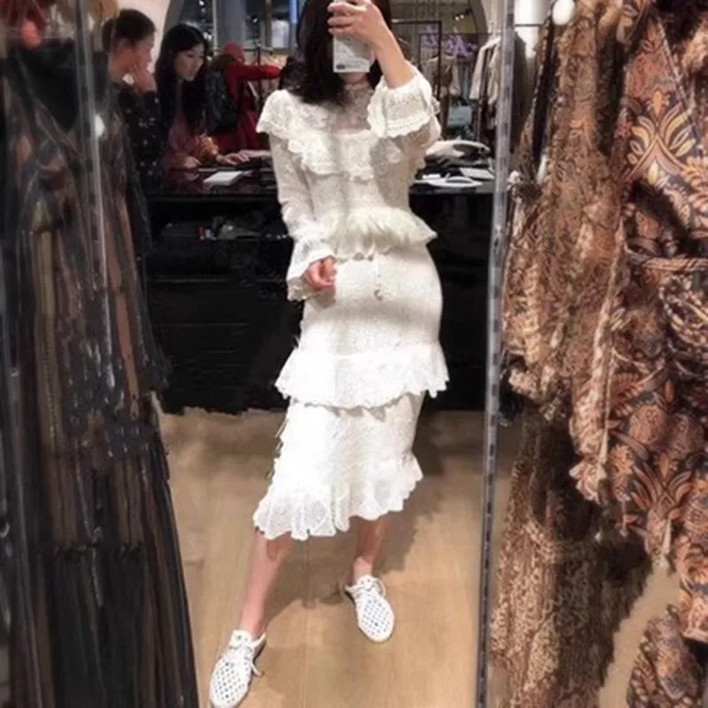 High Quality Womans White Lace Hollow Out Embroidery Cake Long Dresses Women Stand Neck Long Sleeve Runway Slim Lining Dress
High Quality Womans White Lace Hollow Out Embroidery Cake Long Dresses Women Stand Neck Long Sleeve Runway Slim Lining Dress