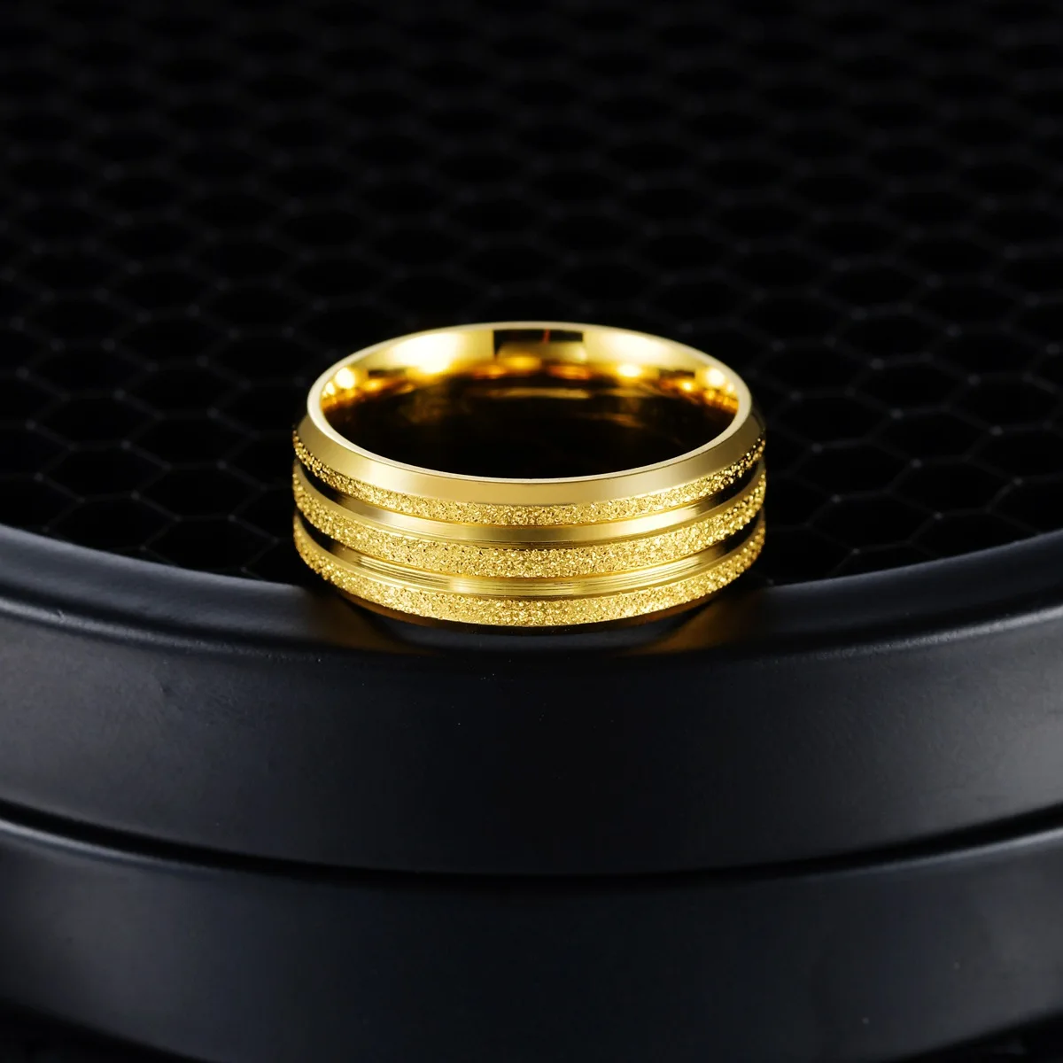 Hot sale men's Vietnam gold frosted ring stainless steel gold plated lovers ring jewelry
Hot sale men's Vietnam gold frosted ring stainless steel gold plated lovers ring jewelry