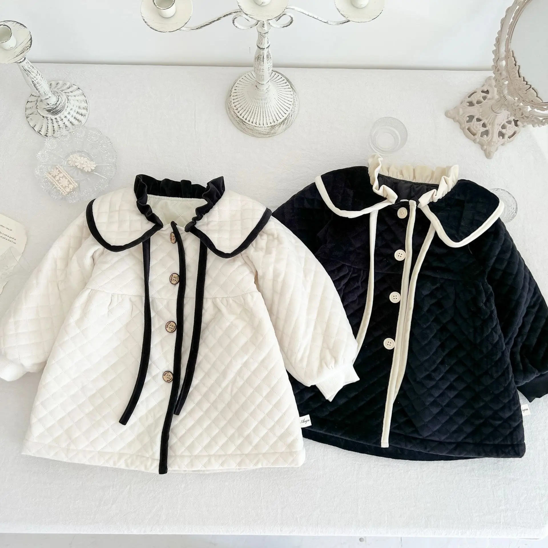 2022 Autumn Winter New Girl Baby Thicken Lace Princess Cotton Coat Children Cardigan Plaid Long Sleeve Tops Kid Fashion Jacket
2022 Autumn Winter New Girl Baby Thicken Lace Princess Cotton Coat Children Cardigan Plaid Long Sleeve Tops Kid Fashion Jacket