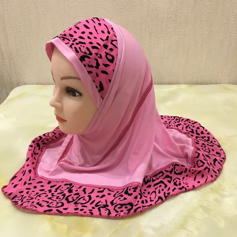 H083 Muslim Small Baby Girls Hijab With Prints Full Cover Elastic Islamic Scarf HatsTurban Caps Headwrap Bonnet Shawl
H083 Muslim Small Baby Girls Hijab With Prints Full Cover Elastic Islamic Scarf HatsTurban Caps Headwrap Bonnet Shawl