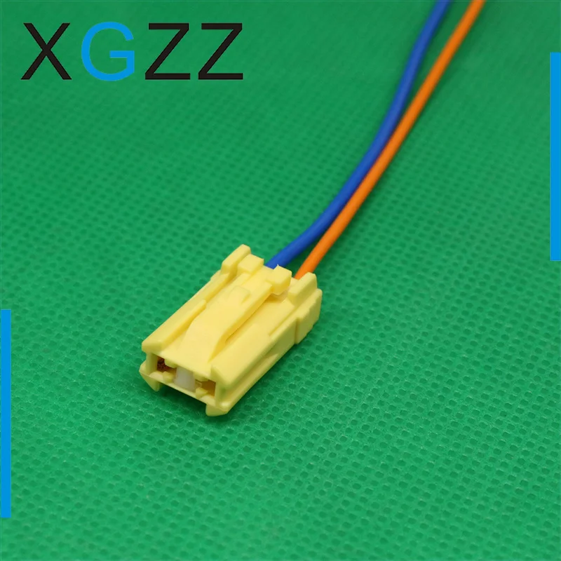 MG610850-4 подходит для освещения двери Toyota/подсветки номерного знака/вилки высокого стоп-сигнала, 2-ядерный 90980-11717
MG610850-4 подходит для освещения двери Toyota/подсветки номерного знака/вилки высокого стоп-сигнала, 2-ядерный 90980-11717